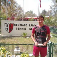José Fernández se consagró campeón en la categoría Sub 16, en el patio de su casa