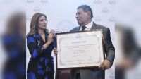 Claudia Zamora distinguió a Onofre Paz con el Diploma de Honor del Senado de la Nación