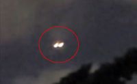 Filmaron dos OVNIs bailando en el cielo y exigen una explicación de la NASA