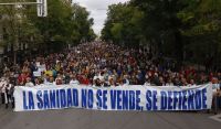 Una tremenda multitud de españoles protestaron contra la política de salud del PP