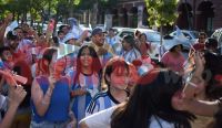 A pesar del calor, los santiagueños coparon las calles para festejar el triunfo de Argentina [VIDEO]
