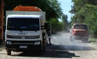 El municipio bandeño continúa con las intensas tareas de fumigación en los barrios de la ciudad
