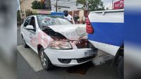 Triple choque en avenida Belgrano y Catamarca: remís embistió de atrás a una camioneta, y esta, a un auto