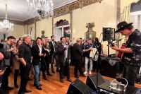 Santiago participó de una velada a puro homenaje al fútbol argentino en España