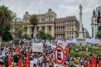 Masiva marcha en apoyo al juicio político a la Corte Suprema