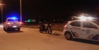 Dejaron la moto en el Parque Aguirre y salieron a correr: Les robaron 180 mil pesos