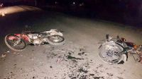 Conmoción por la muerte de un motociclista en terrible choque: hay dos heridos con múltiples fracturas