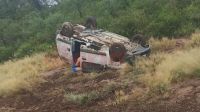 Terrible vuelco cerca de Añatuya: dos jóvenes salvaron sus vidas de milagro
