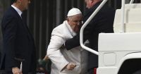 Internaron de urgencia al Papa por una infección pulmonar