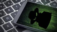 Crece el espionaje de celulares en un 410%: cómo saber si fuiste víctima de “stalkerware”