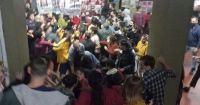 El pináculo de la democracia: estudiantes de Derecho se agarraron a las 'piñas' por las elecciones