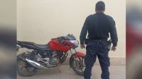 Se dio vuelta unos segundos y le robaron la moto: la Policía la halló en pocas horas
