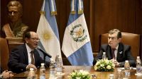 El Gobernador recibió en Casa de Gobierno al embajador de Guatemala en Argentina y a un funcionario de Cancillería