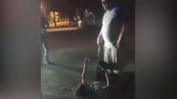El brutal video del dueño de un vivero que azotó a un hombre al que acusaba de haberle robado