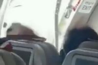 (VIDEO) Corea del Sur: pánico en un avión por un pasajero que abrió la puerta de emergencia en pleno vuelo