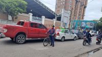 Dos autos, una camioneta y un colectivo chocaron en Rivadavia casi Belgrano