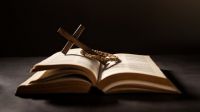 La Iglesia católica admite casi un millar de casos de abusos a menores en casi un siglo