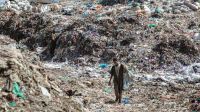 Un “maremoto tóxico” de plásticos amenaza los derechos humanos